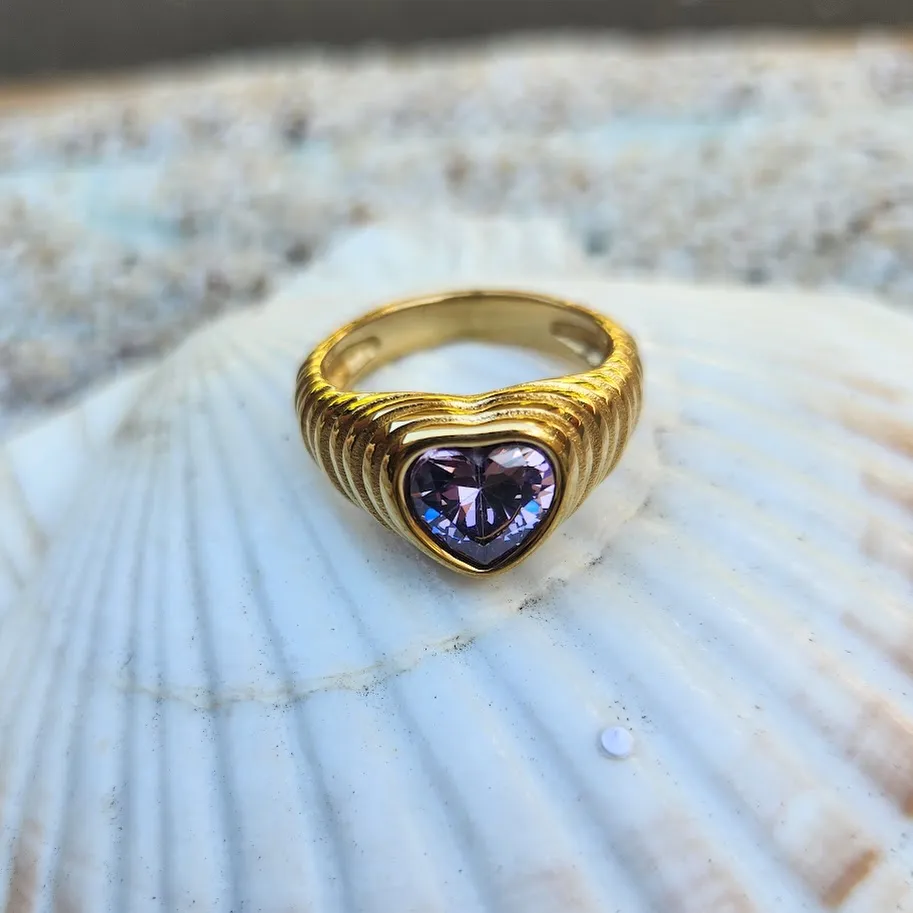 AMETHYST HEART - WATERPROOF 18K GOLD RING