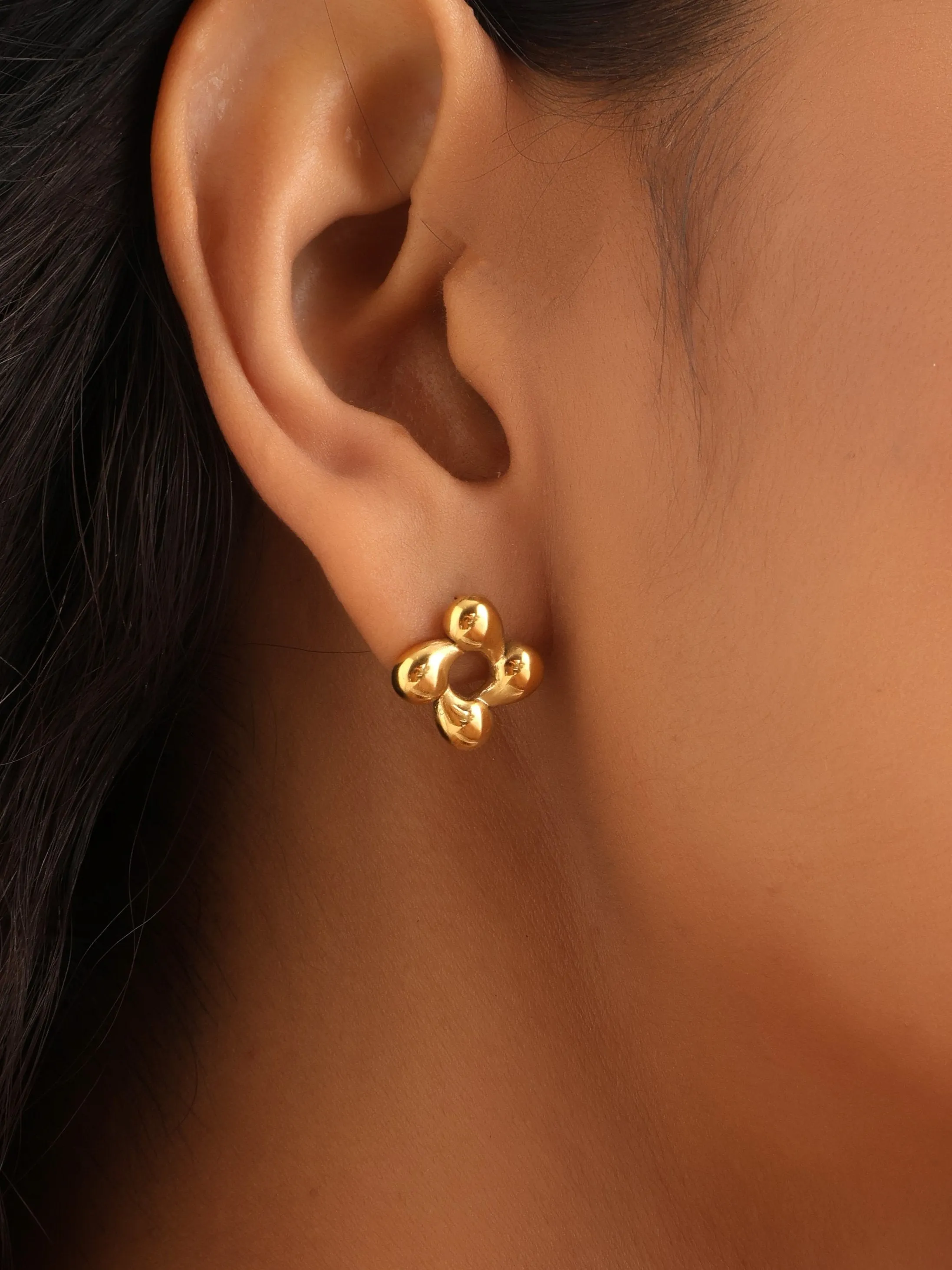 Classic Dew Drop Studs