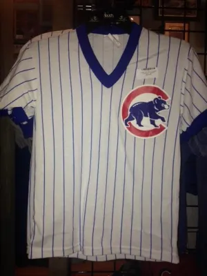 Pinstripe V neck Chicago Cubs shirt