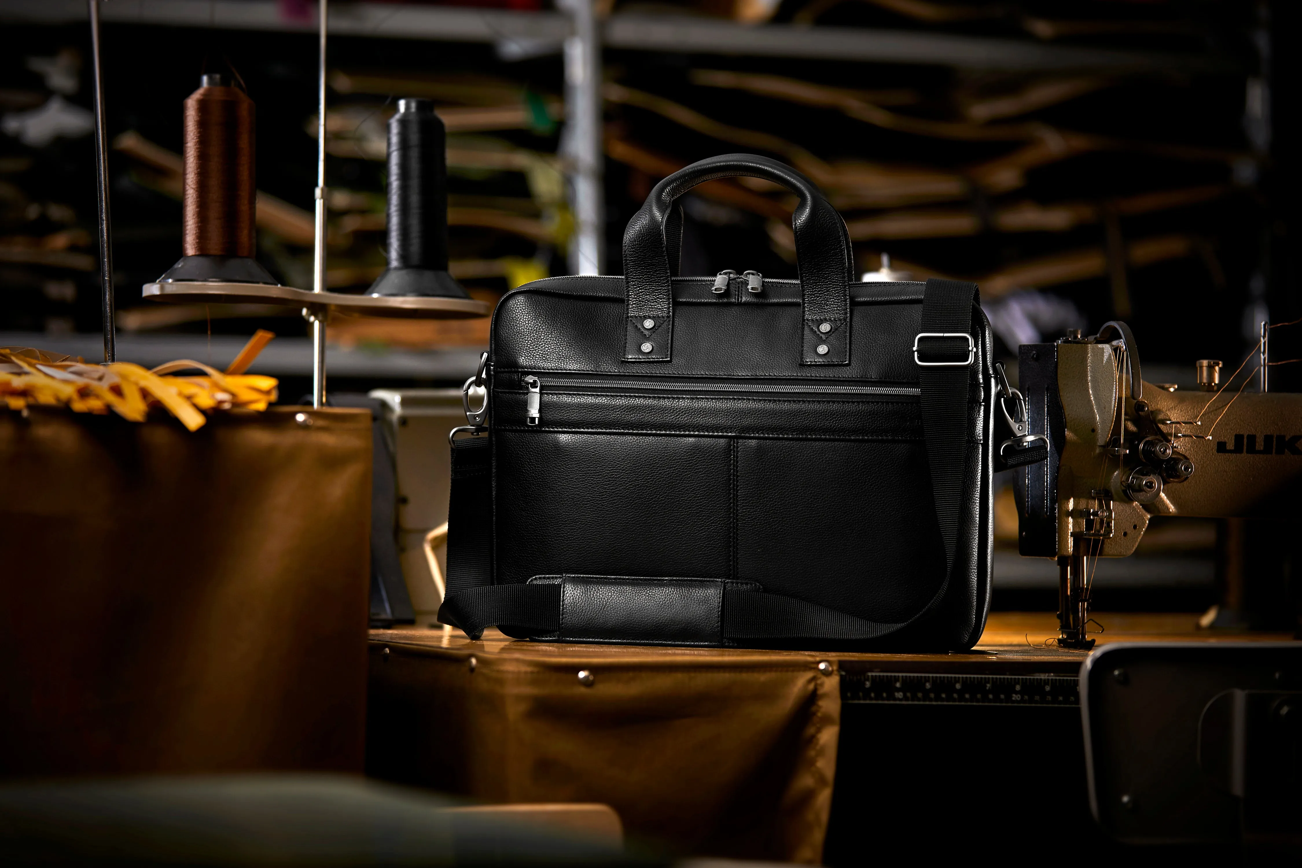 Samsonite Classic Leather Slim Brief