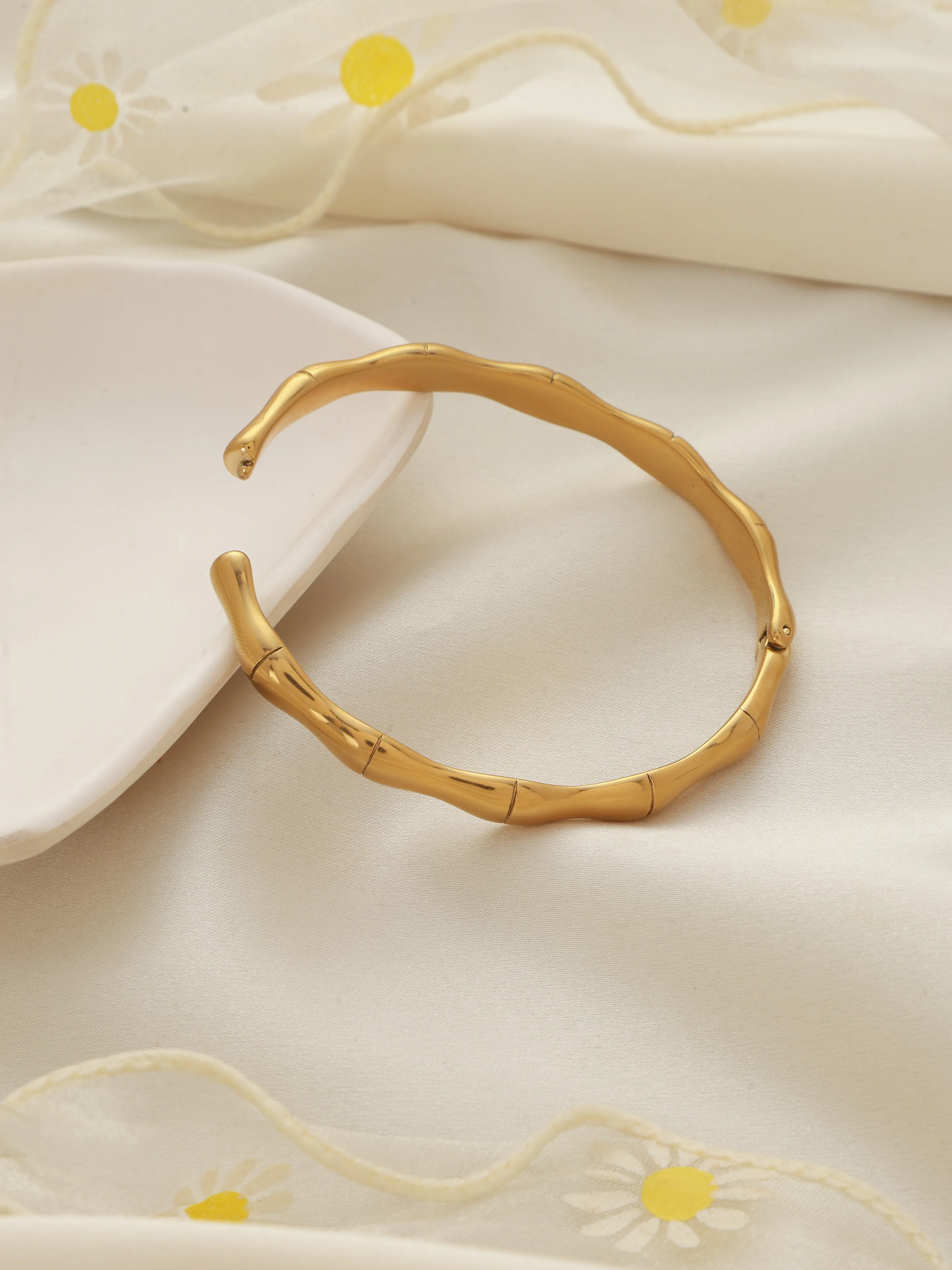 Zoya Gold Cuff Bangle